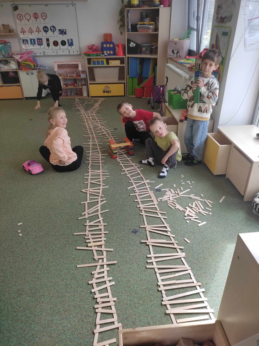 436754645_912597513938226_3010293876500023984_n